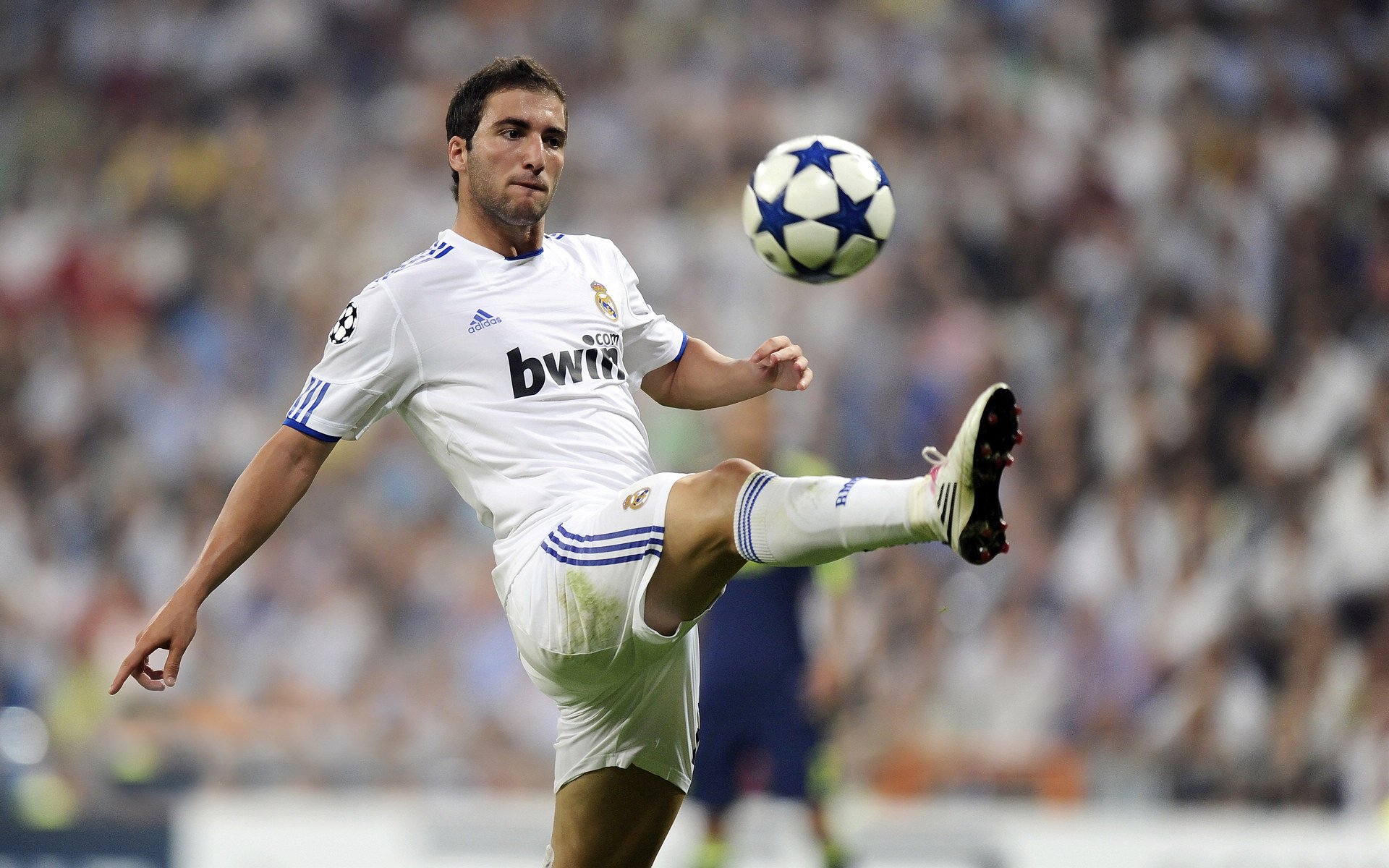 铁血防线与关键先生，亚特兰大如何用锁链战术扼杀澳大利亚的进攻希望